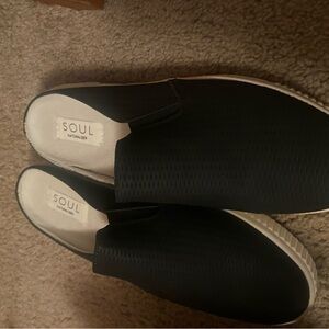 SOUL Naturalizer Cozy White and Black Footwear